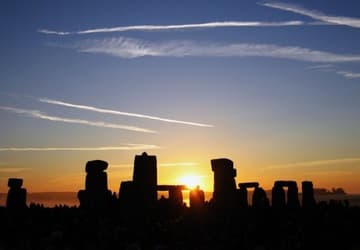 Summer solstice sunrise at Stonehenge, June 21, 2005. Summer solstice sunrise at Stonehenge, June 21, 2005.