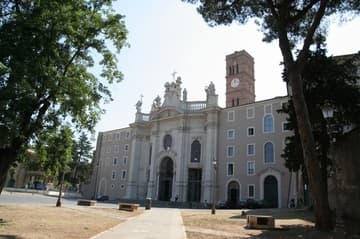 Santa Croce in Gerusalemme, a hidden gem in Rome full of holy relics.