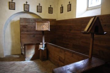 Choir of the Poor Clares, with wood stalls from the time of St. Clare.