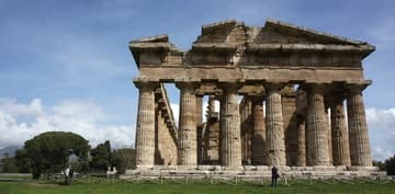 The Temple of Neptune (450 BC).