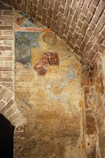 Fragmentary fresco (c.1280) in the "crypt" of Siena Cathedral. The large room was built and frescoed in the 13th century, abandoned in the early 14th century, and not rediscovered until 1999.