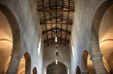 Elevation and vault of the Romanesque nave.