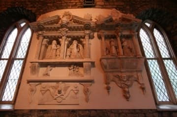 Seagrave Monument (c.1600) in the parish church (north aisle).