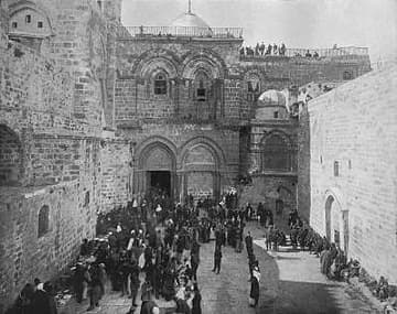 Historic photo of the facade and entrance, taken in the 1890s.