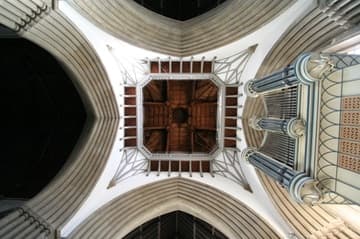 Magnificent crossing vault beneath the tower in the antechapel, built in 1448-52. Founded in 1264, Merton College is the oldest college in Oxford.