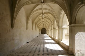 Gallery in the Grand-Moutier Cloister, reconstructed by abbesses Renee de Bourbon (south gallery, 1519) and Louise de Bourbon (remaining galleries, 1530-60). Abbey of Fontevraud, Loire Valley, France.