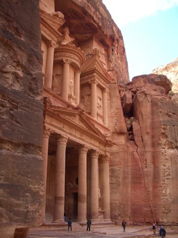 Side view of the Treasury and plaza.