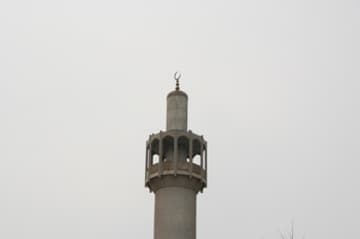 The 140-foot minaret.
