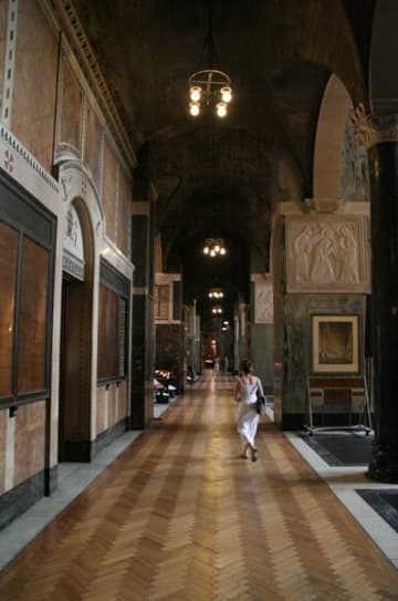 Side aisle, with Stations of the Cross.
