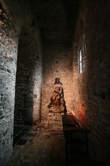 Statue of Christ in the Lower Chapel.