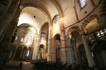 View from south apse to the crossing.