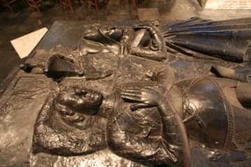 Tomb of Anselm Adornes, founder of the chapel.