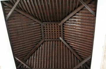 Wooden ceiling of the prayer hall. Sinagoga de Cordoba, 1350. Jewish Quarter, Cordoba, Andalusia, Spain.