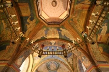 Murals of the central vault and east apse of the lower church.