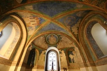 Murals of the east apse: Christ in Glory, the Four Evangelists and Ezekiel.