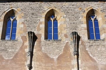 Closer look at the clerestory in the north wall.