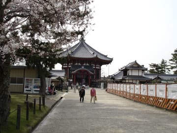 Tokondo and Five-Story Pagoda.
