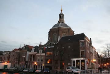 The Marekerk in Leiden, built in 1639.