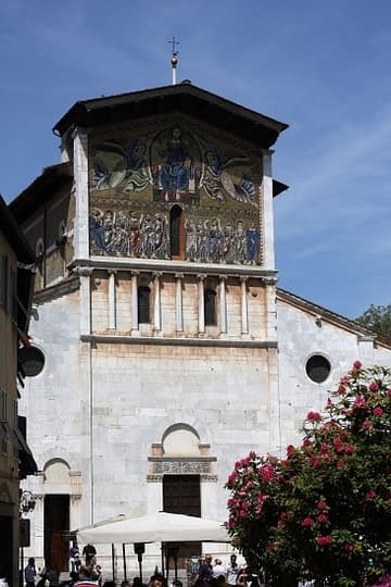 Facade of San Frediano with mosaic of the Ascension.