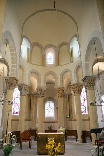 Interior view of the choir with its celebrated capitals, 12th century. Saint-Nectaire Church, Auvergne, France.