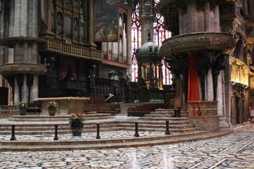 Choir of Milan Cathedral from the southwest.