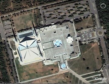 Close-up satellite view of the Faisal Mosque in Islamabad. For a larger, fully interactive view, see our Pakistan Map or Google Earth download. Related pages: