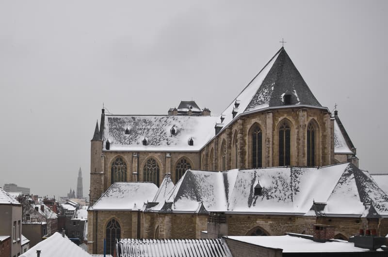 Not a day to leave the house,  fortunately I only had one meeting and there was a wonderful view of St. James Church' (sint jacobskerk)

Geen dag om eigenlijk buiten te komen, gelukkig genoeg had ik alleen een vergadering en daar een schitterend uitzicht op de Sint-Jacobskerk