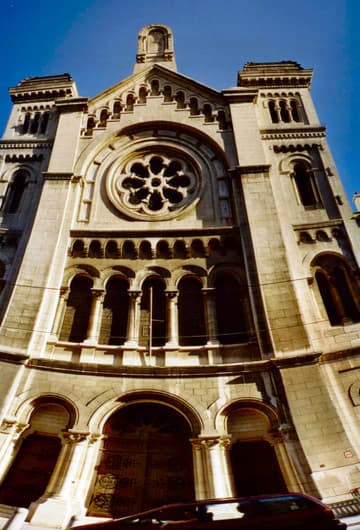 The Great Synagogue in Brussels, Belgium

Image <a href="http://www.cs.ubc.ca/~mbrown/autostitch/autostitch.html">produced with Autostitch</a>.