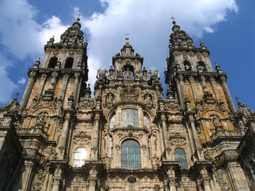 Baroque facade (1750) of Santiago Cathedral.