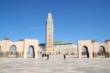 Approach to the mosque across the great square.