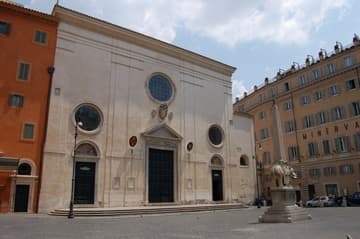The unassuming facade of Santa Maria sopra Minerva.