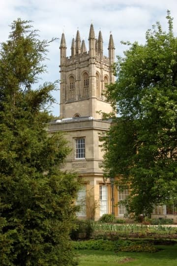 View of the Great Tower (1492) of Magdalen College from the Botanic Garden. Oxford, England.