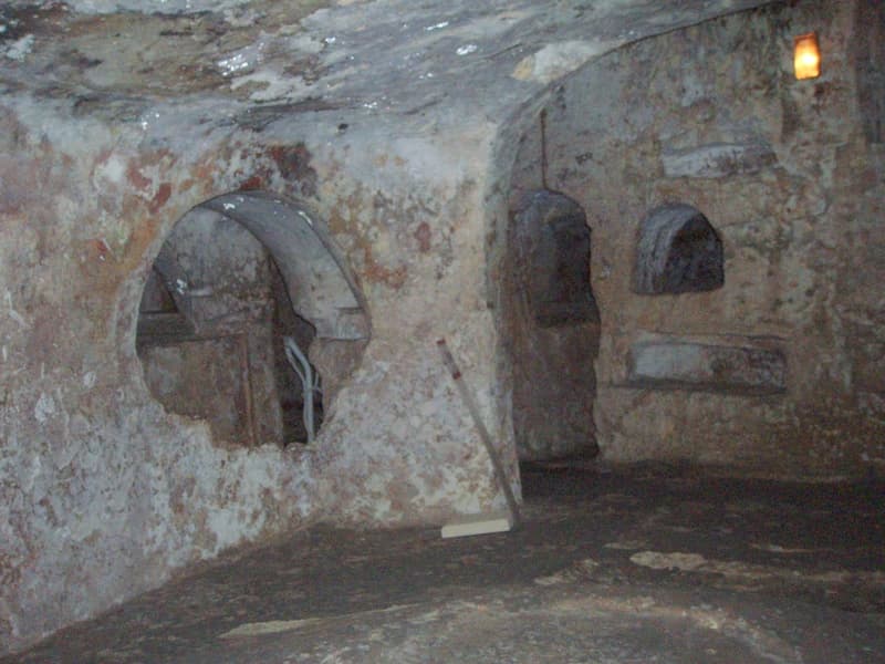 Entrance hall in St. Paul's Catacombs.