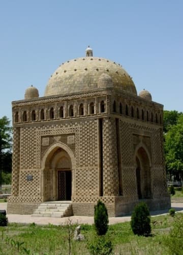 The elegant Mausoleum of Ismail Samani.
