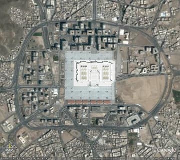 Aerial view of the great Masjid an-Nabawi.