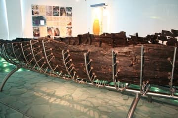 Side view of the Jesus Boat.