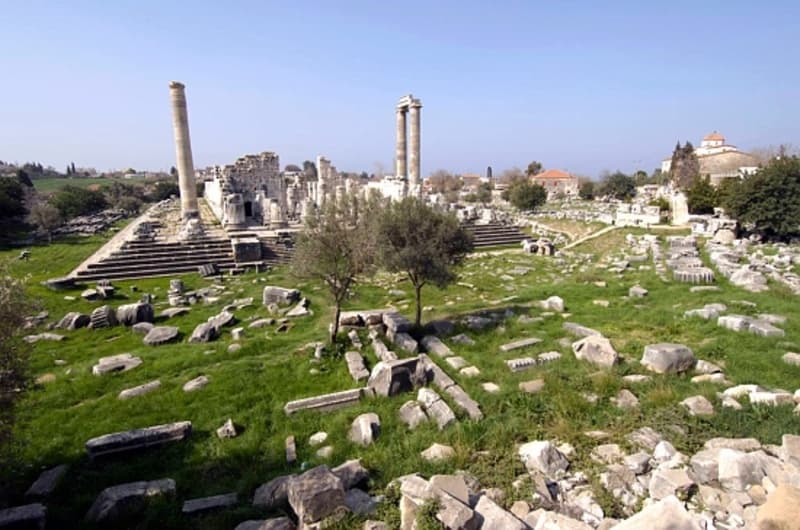 General view of the Temple of Apollo in Didyma.