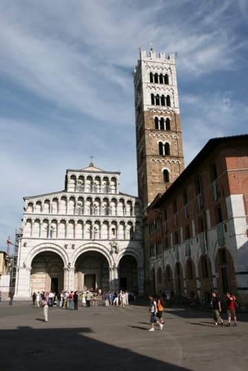 View of the Duomo di San Martino and its campanile from west.