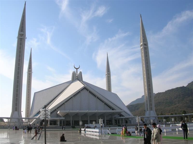 Faisal Mosque from the main courtyard.
